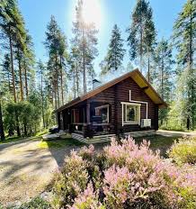 Mökki järven rannalla Forssassa 2025
